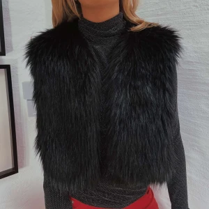 Pälsväst - Fin vintage pälsväst som är i toppskick💕 tveka inte på att skriva om du har funderingar❤️