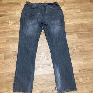 Good condition flared jeans 
