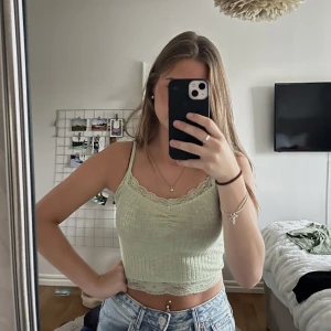 Linne - Ljusgrönt linne som jag aldrig använder 😄