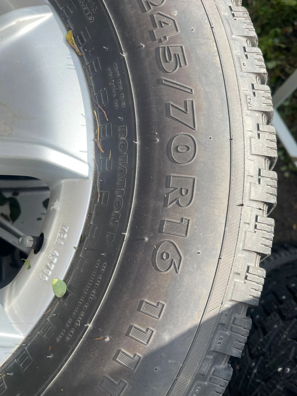 Däck, Aluminiumfälgar - 90