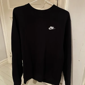 Nike tröja - Bra skick!. Passar både S/M❤️ men vid s är den lite oversized. pris kan diskuteras