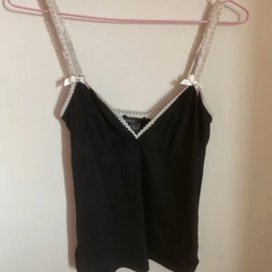 Sött linne - Så gulligt linne från mango!!🩷🩷🩷