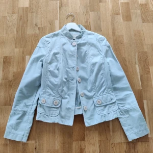 Jacka - Fin jacka. Säljer pga att jag inte använder den längre 