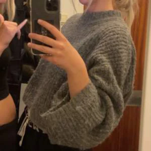 Stickad tröja - Super mysig stickad tröja från Gina tricot! Kommer inte till användning längre. Orginalpris: 349kr;- 💕💕 Nyskick! 