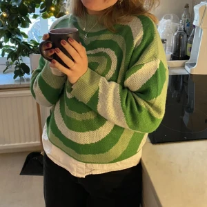 Fjärilströja - Så fin tröja! Från H&m men liknar dom från cider!