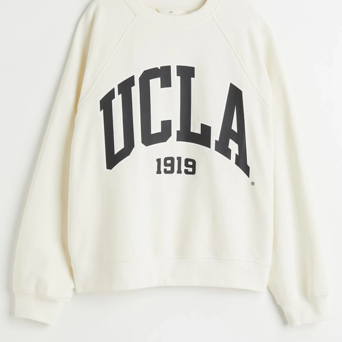 Skön vit collegetröja 