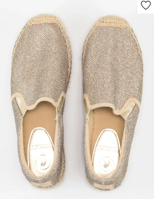 Espadrillos  - Guldiga espadrillos från Replay. Bra skick endast använda fåtal gånger.