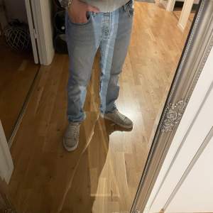 Ett par Levis 501 jeans  skick 7/10