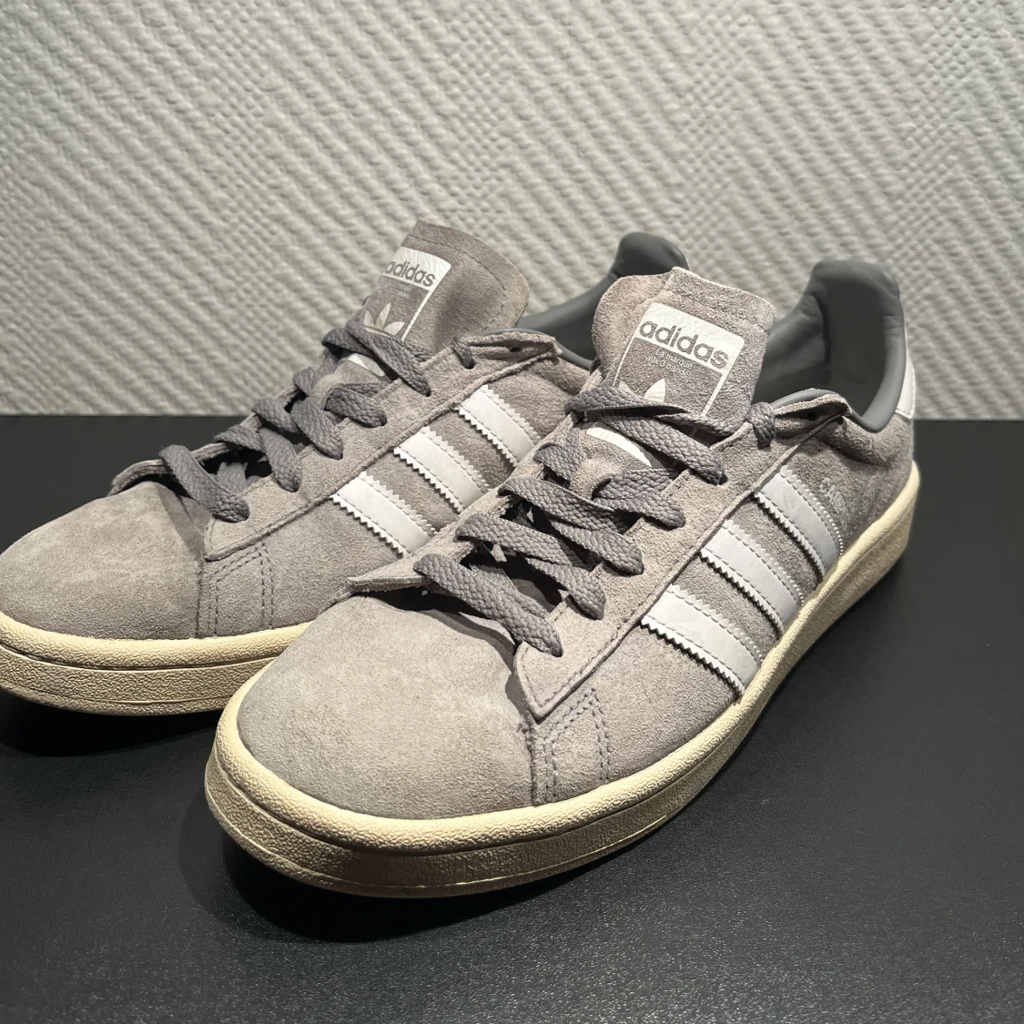 Adidas campus grå