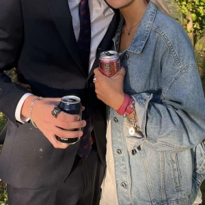 Balenciaga armband  - Säljer mitt balanciaga armband i mörk rosa färg. 