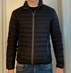 Colmar jacka - Säljer min colmar jacka som inte kommer till användning, cond 8/10 fräsch , passar mellan 170-180cm 70-80kg
