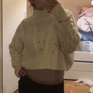Stickad tröja - En jätte fin stickad tröja från NA-KD❤️storlek xxs men jag har vanligtvis xs i kläder❤️
