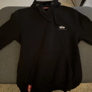 Alpha industries hoodie - Hoodie från alpha industries, storlek S