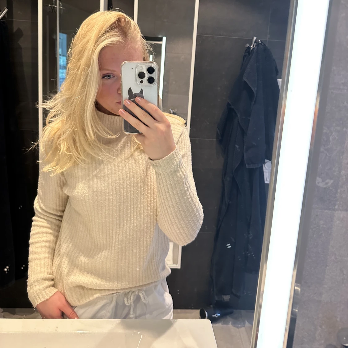 Beige stickad tröja