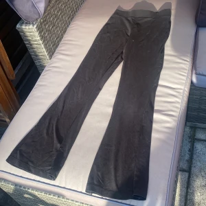 Leggings  - Ett par svarta leggings ifrån Cubus säljer för att de är för små 