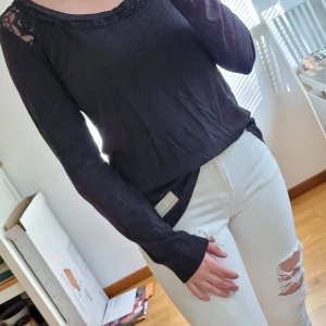 Tröja Odd Molly - Skön tröja, snygg i ryggen. Sparsamt använd och i mycket gott skick.