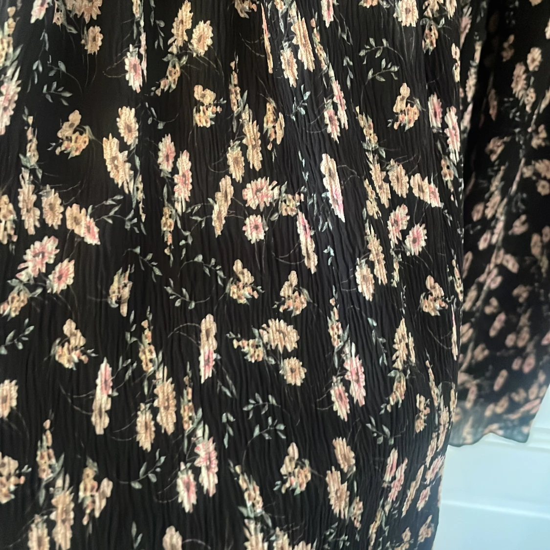 Blommig mid klännig  - 91