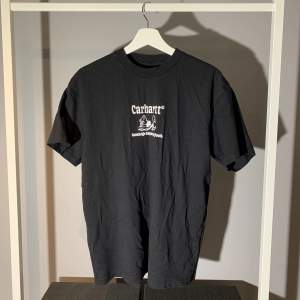 Säljer min Carhartt T-shirt i storlek M. Skick:9/10