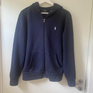 Ralph lauren zip hoodie - Väldigt fint skick. Nypris 1705