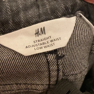 Jeans Lågmidjade raka ben - Lite använda, svarta/gråa