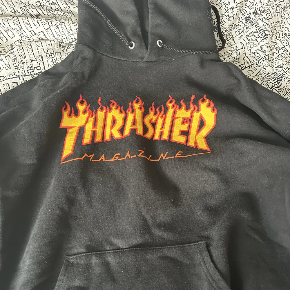 Thrasher hoodie köpt i San Franscisco! Originalt pris 1200kr men pris kan diskuteras.. Hoodies.