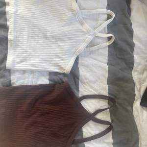 Dessa linnen kan man köpa antingen tsm eller en o en, den bruna är använd en gång och den vita 3 ggr. Jätte fina och sköna. 💓
