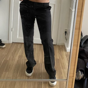 kostymbyxor ❤️‍🔥 - svarta kostymbyxor från Neo Noir i storlek 36❤️‍🔥❤️‍🔥