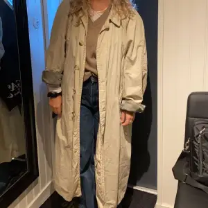 Vintage fodrad trenchcoat!