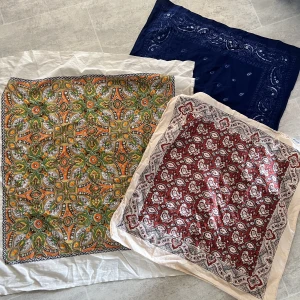 Scarf  - Säljer 3 stycken scarfar som man kan ha i håret 💗 Köp 1 för 30 eller alla 3 för 75kr