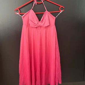 pink dress - cutest little pink halter dress 🎀perfect for summer ☀️ 