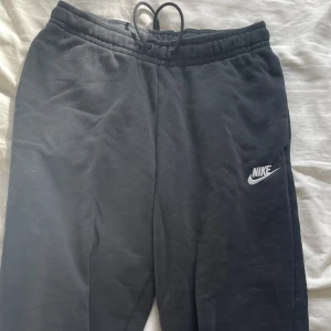  Mjukisbyxa  - Säljer dessa nike mjukis då de tyvärr inte kommer till användning. Så sköna och helt perfekta i minjan💗