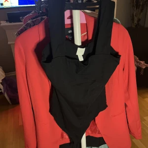 Body  - Snygg svart body 