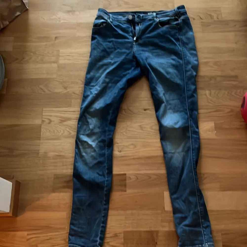 Ett par Stella jeans som modellen heter, stretchiga och sköna. Jeans & Byxor.
