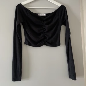 Off-shoulder tröja - Bra skick!