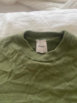 Adverb tröja - Snygg finstickad adverb tröja💚 säljer den åt min storebror, nypris: 999! Kontakta oss vid frågor eller fler bilder<3
