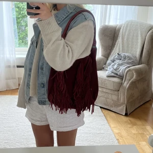 Frans väska - Ball väska, köpt seconhand så vet ej märket tyvärr. Men är i väldigt bra skick