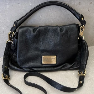 Marc Jacobs väska  - Marc Jacobs väska som är i mycket bra skick. Nya pris: 4799  💓tryck inte på köp nu  Pris kan diskuteras!