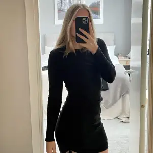 En fin svart klänning från H&M🖤