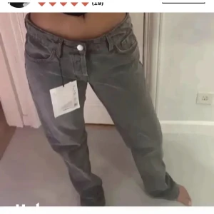 Lågmidjade jeans  - Trendiga zara jeans, bra skick!
