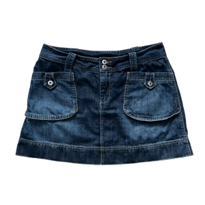 Jeanskjol - Vintage jeanskjol, (nästan helt ny) Skick: 10/10