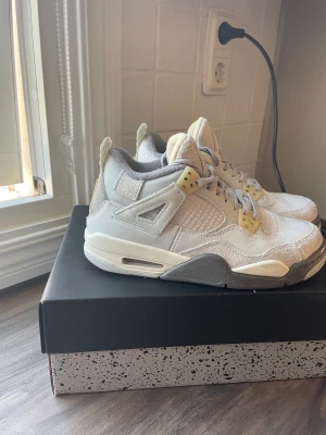 Air Jordan 4 retro se craft  - mycket fint skick , sparsamt använda , storlek 38