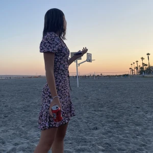 Klänning 🌸🩷 - Säljer min super fina klänning från Gina i stl xs! 🌸🩷  Super fint skick! 🩷