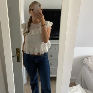 Zara blus - Så söt topp från zaras trafaluc collection! I fint skick, lite fransig där nere men inget man tänker på💕