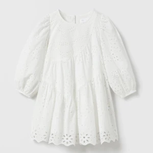 Zara klänning  - Superfin klänning från zara som är helt oanvänd!💕