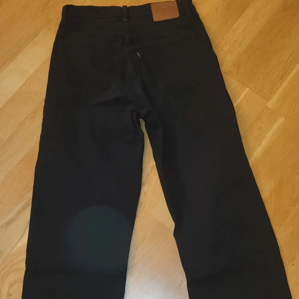 Svarta straght leg jeans, model ribcage. Storlek 27w 29l. Jeans & Byxor.