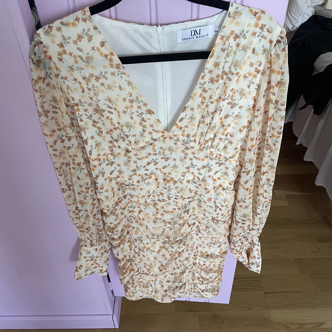 Blommig klänning - 90