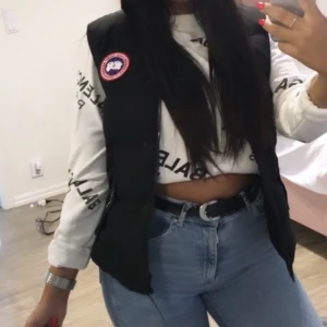 Väst - Äkta canada goose väst i svart färg. Storlek S