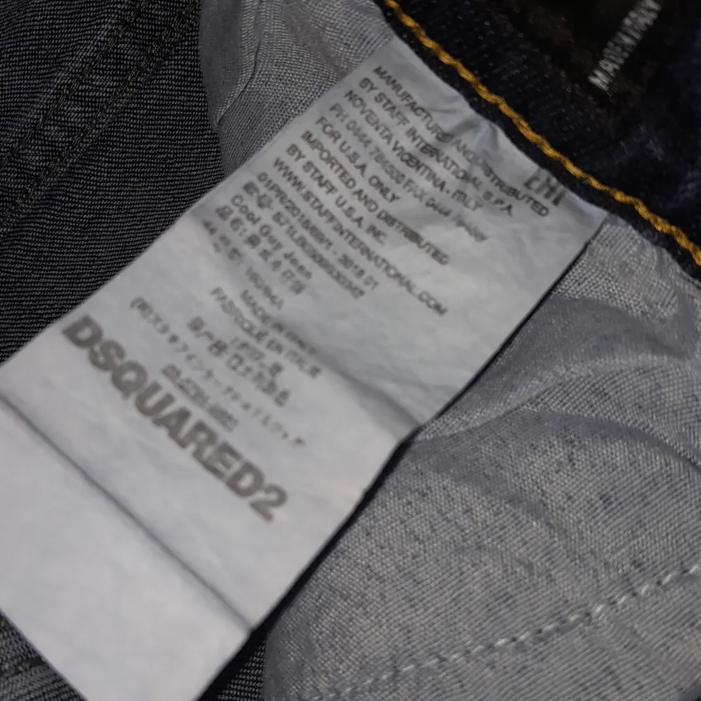 Äkta dsquared jeans,   Pris  (650) Storlek 44 Skriv vid funderingar. Jeans & Byxor.