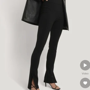 Superstrechbyxor i slim fit - Väldigt sköna byxor och fina att ja i olika sammanhang 