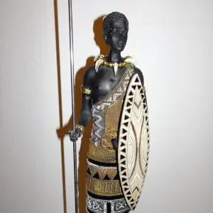 Skulptur köpt från XXXlutz för 599 kr säljs för endast 350 kr , i perfekt skick 